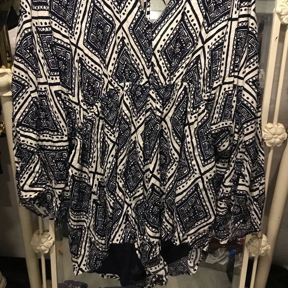 Flowy Romper - Picture 2 of 2